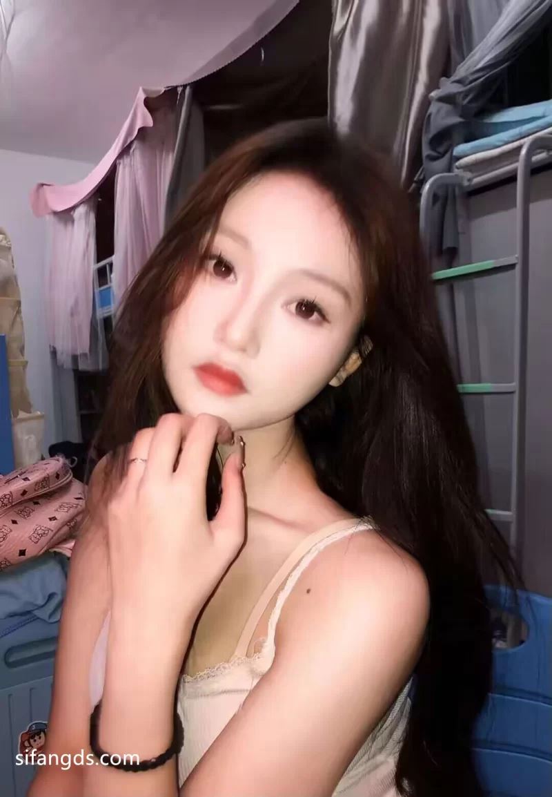 [自行打包]+来看看女神不为人知的朋友圈！真实的高颜值泄密合集412人+[1453V+4167P+19G][百度盘]